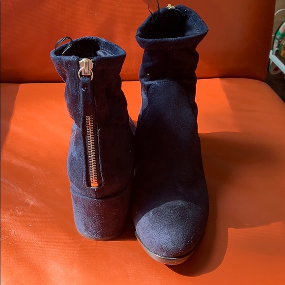 H&M Shoes - 🆕H&M Velvet Booties